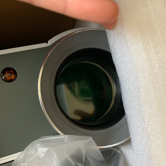 LED Projector - Picture 4 of 4